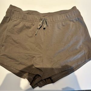 NWOT Nomad - Lululemon Inner Glow Shorts - Size 10